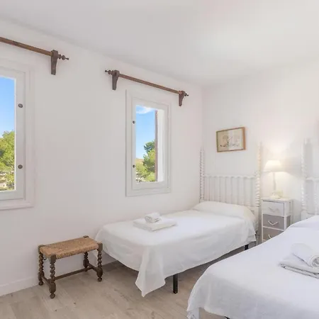 Gorgeous Renovated Cala Sant Vicenc *
